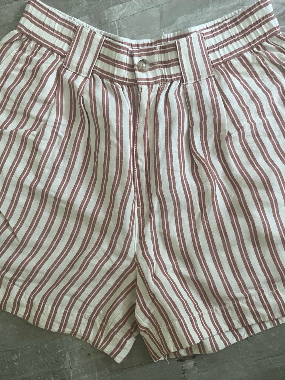 Madewell ivory and red  Striped High-Waist Shorts sz M linen blend